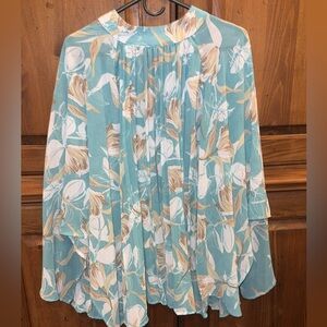 Elegant Floral Blouse in Blue and White